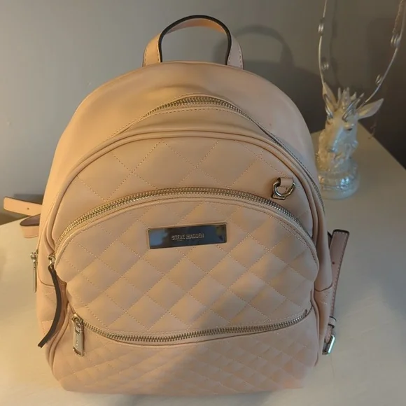 Blush pink quilted Steve Madden backpack 2 outside pockets, 3 inside, like new - Picture 8 of 11